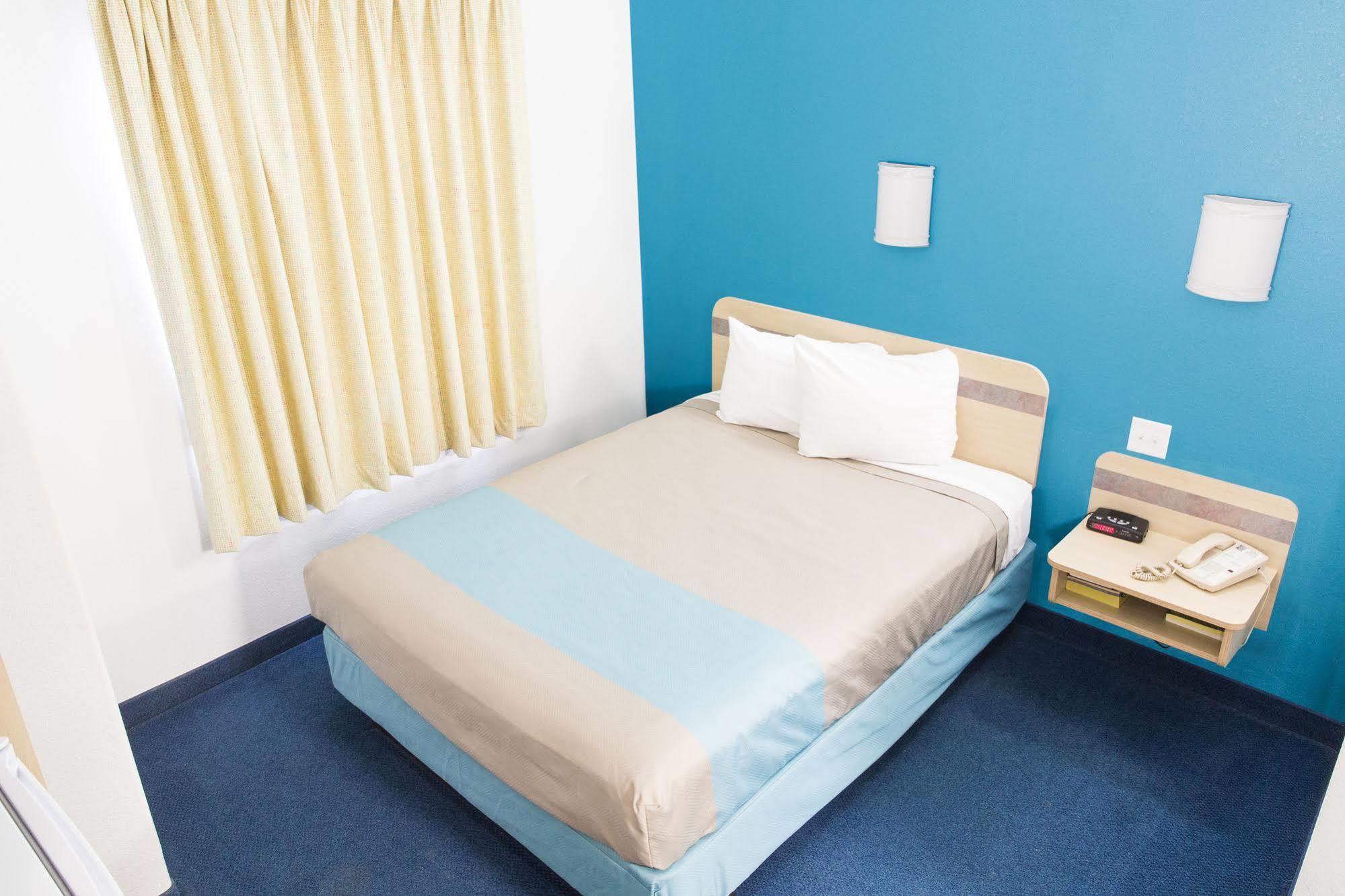 Motel 6-Red Deer, Ab Экстерьер фото